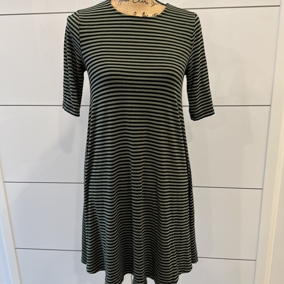 Old navy dress size small - Picture 2 of 4